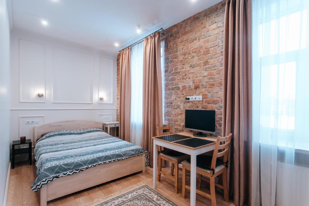 Stylish Latvian-Style Studio Apartment Near City Center, Parks, Cafes & Public Transit Рига Экстерьер фото