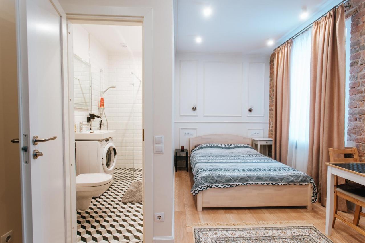 Stylish Latvian-Style Studio Apartment Near City Center, Parks, Cafes & Public Transit Рига Экстерьер фото